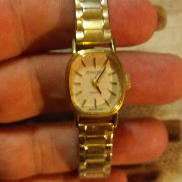 Vintage Bulova 10K rgp ladies wrist watch